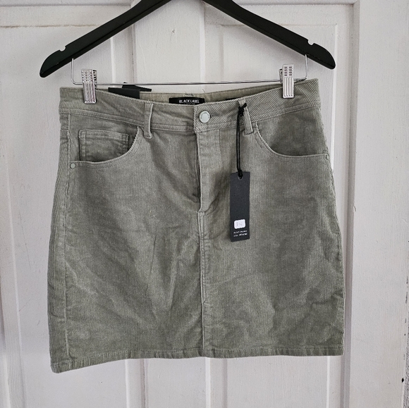 NWT Black label sage green corduroy skirt - Picture 1 of 3
